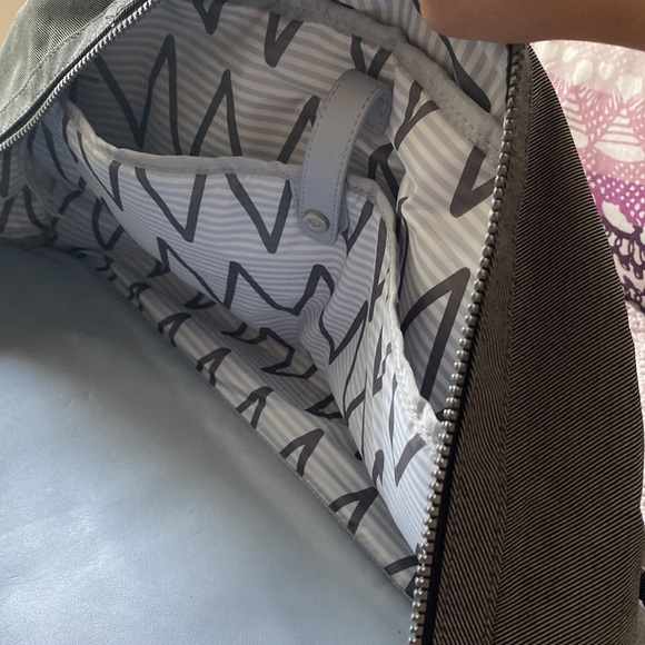 Large Grey LuluLemon Duffle Bag - Picture 6 of 8